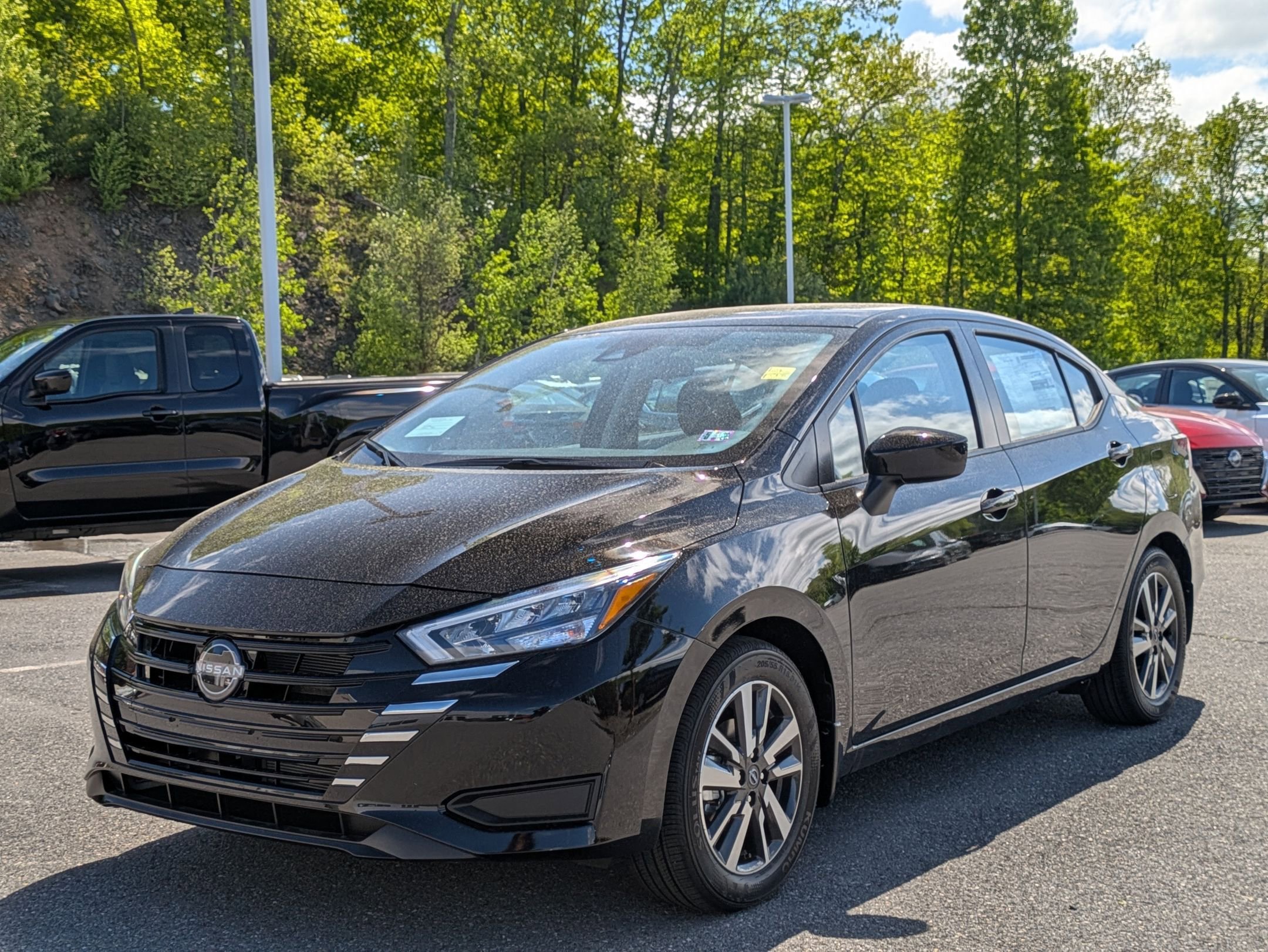2025 Nissan Versa SV photo 3