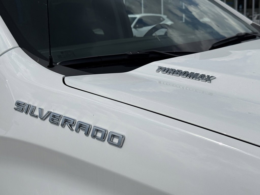2025 Chevrolet Silverado 1500 LT photo 8