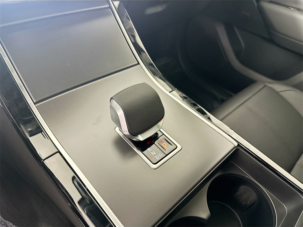 2026 Land Rover Range Rover Velar S photo 17