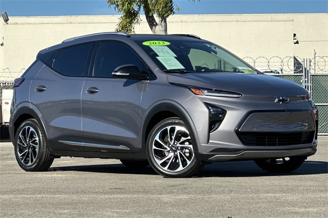 Used 2023 Chevrolet Bolt EUV Premier with VIN 1G1FZ6S05P4131369 for sale in Ventura, CA