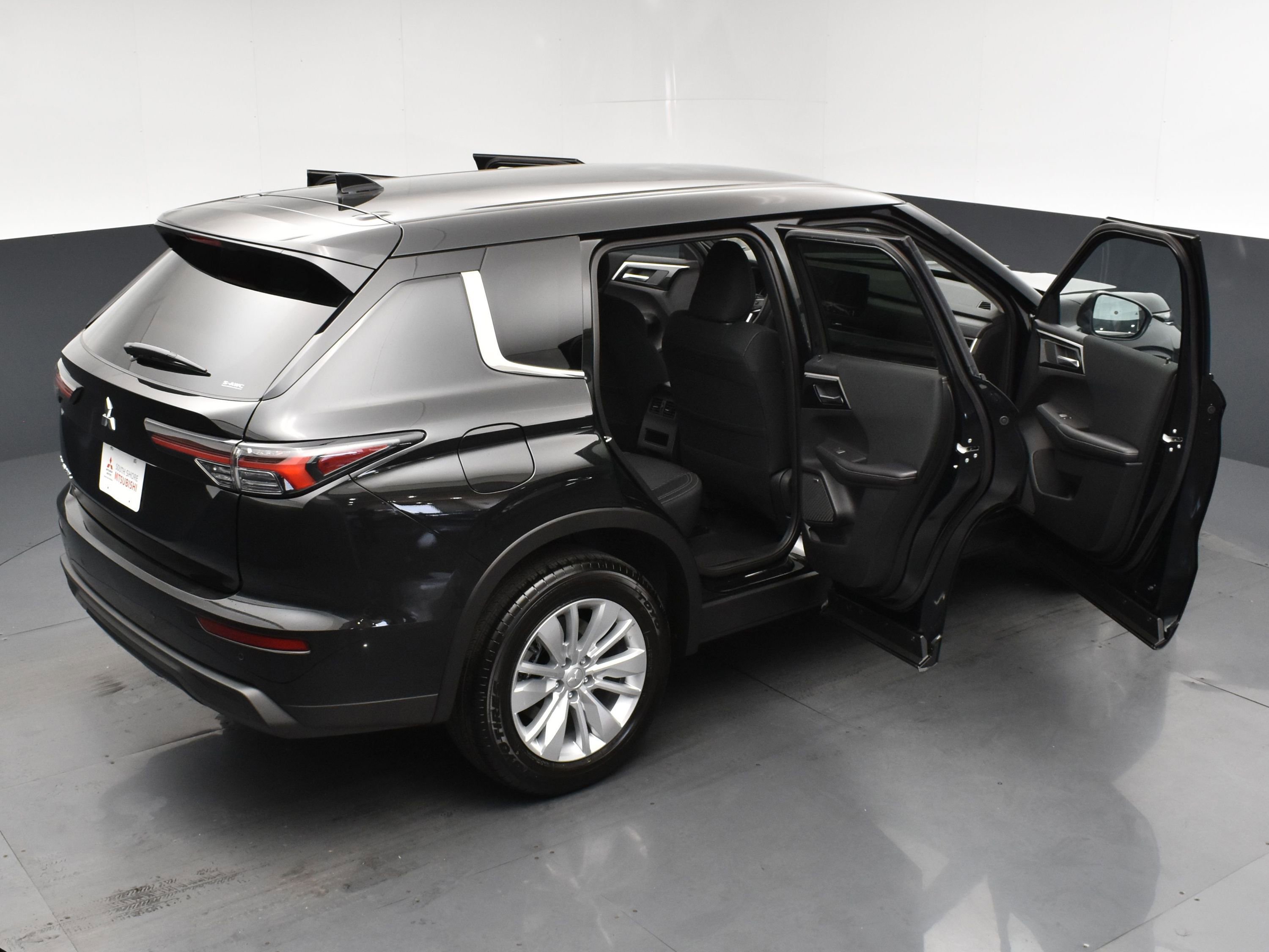 2025 Mitsubishi Outlander ES photo 27