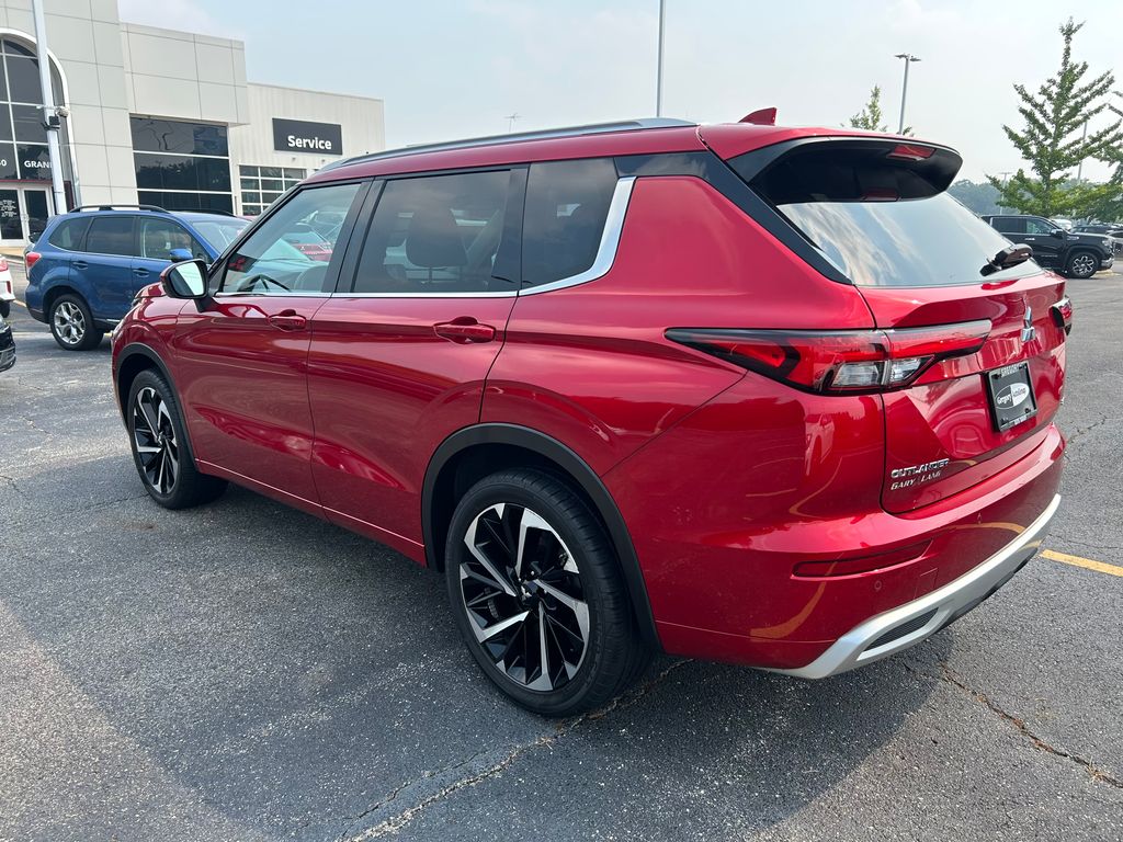 2022 Mitsubishi Outlander SEL photo 4