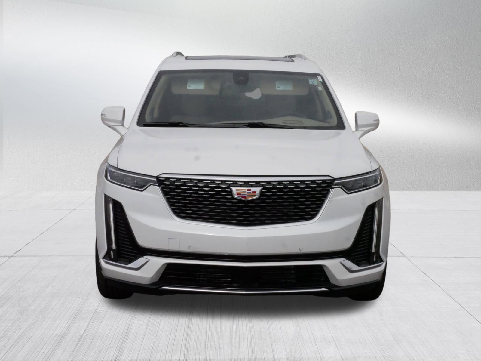 2025 Cadillac XT6 Premium Luxury photo 2