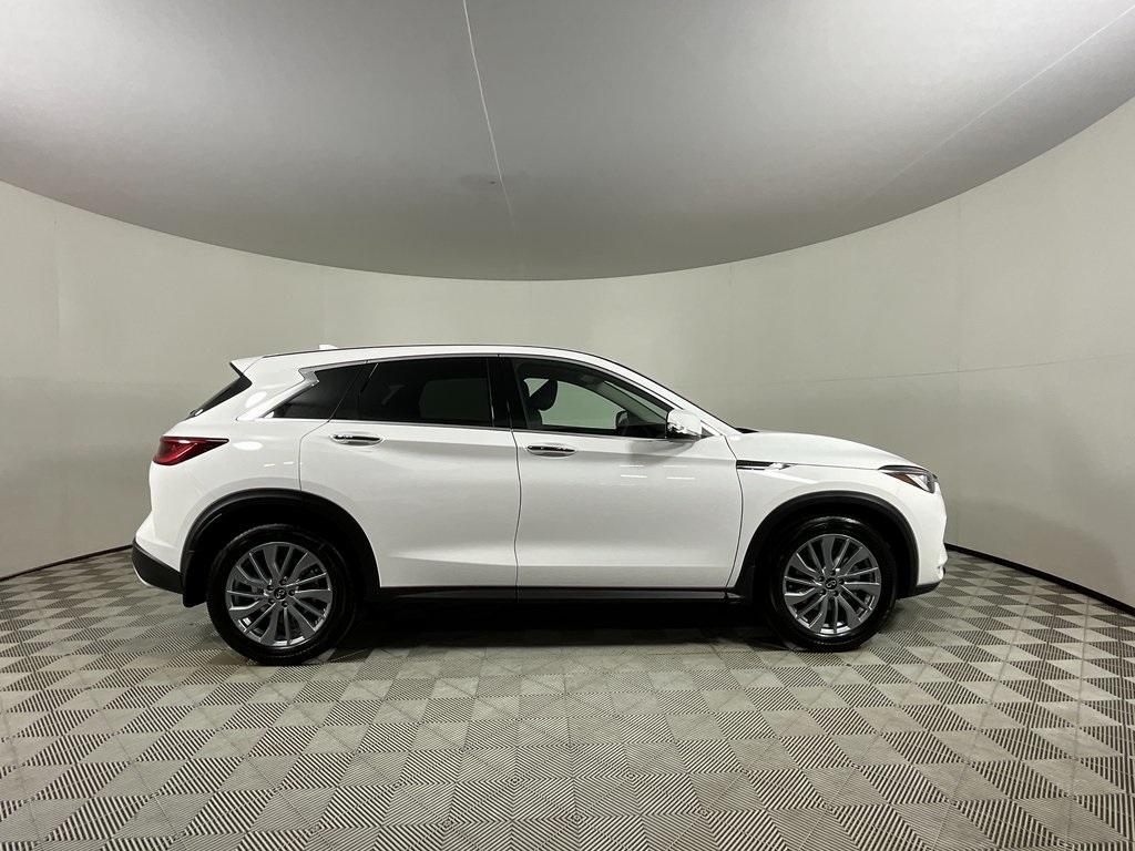 2025 Infiniti QX50 PURE AWD photo 2