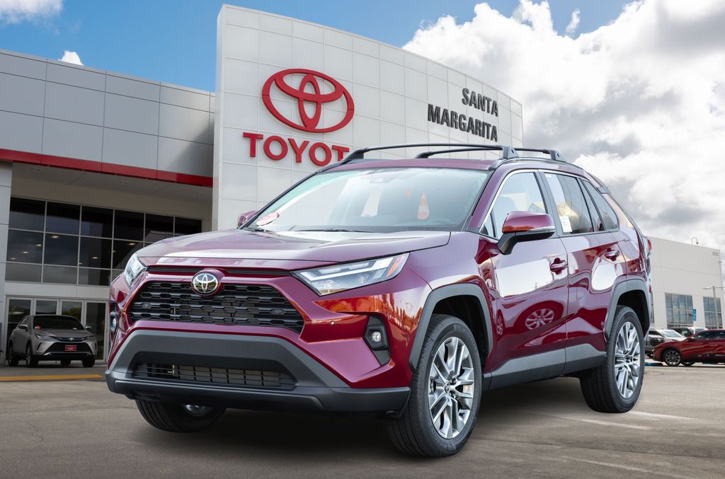 2025 Toyota RAV4 XLE Premium's photo