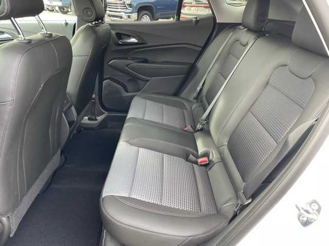 2025 Chevrolet Trax LT photo 27