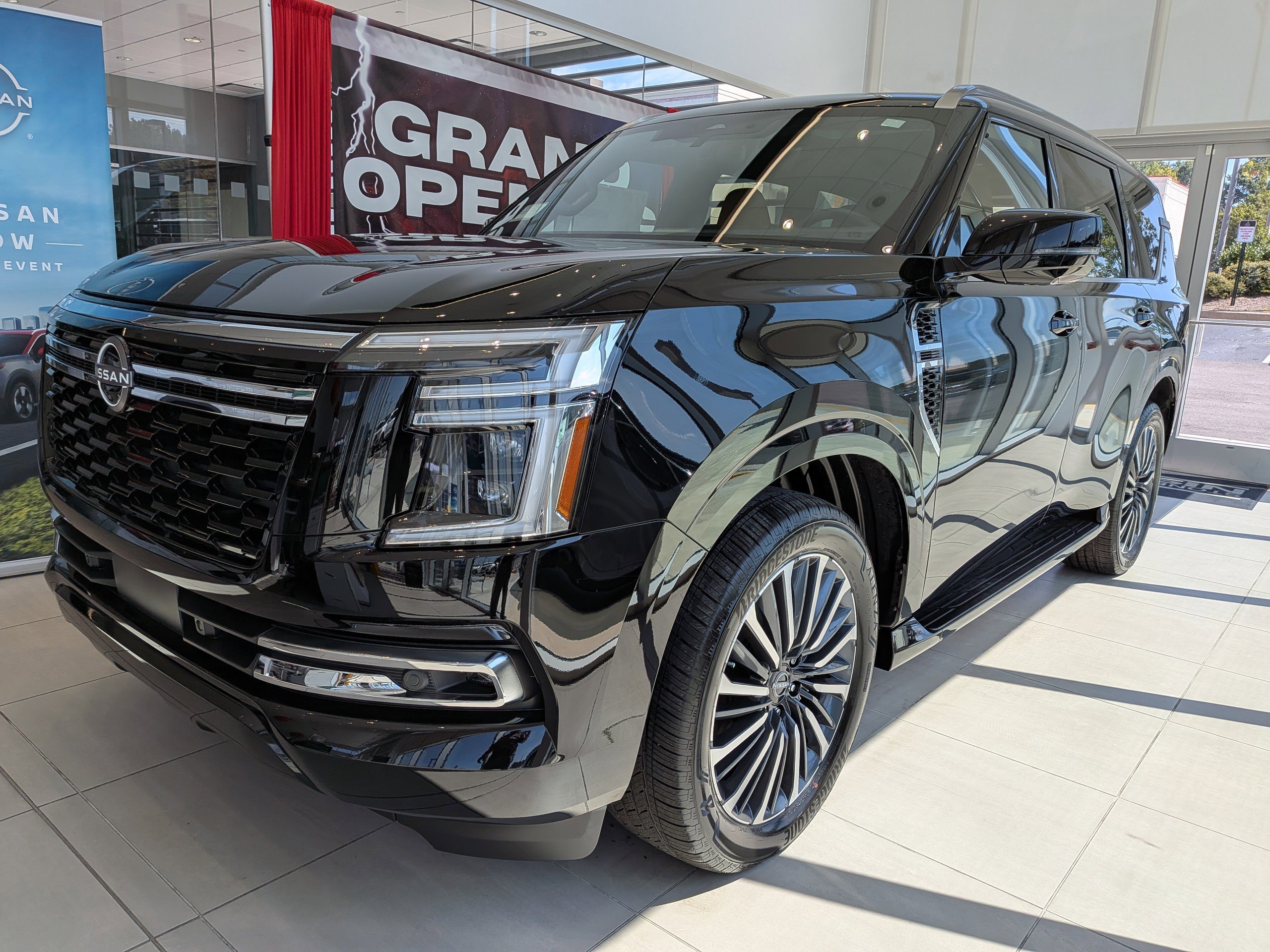 2025 Nissan Armada Platinum Reserve photo 2