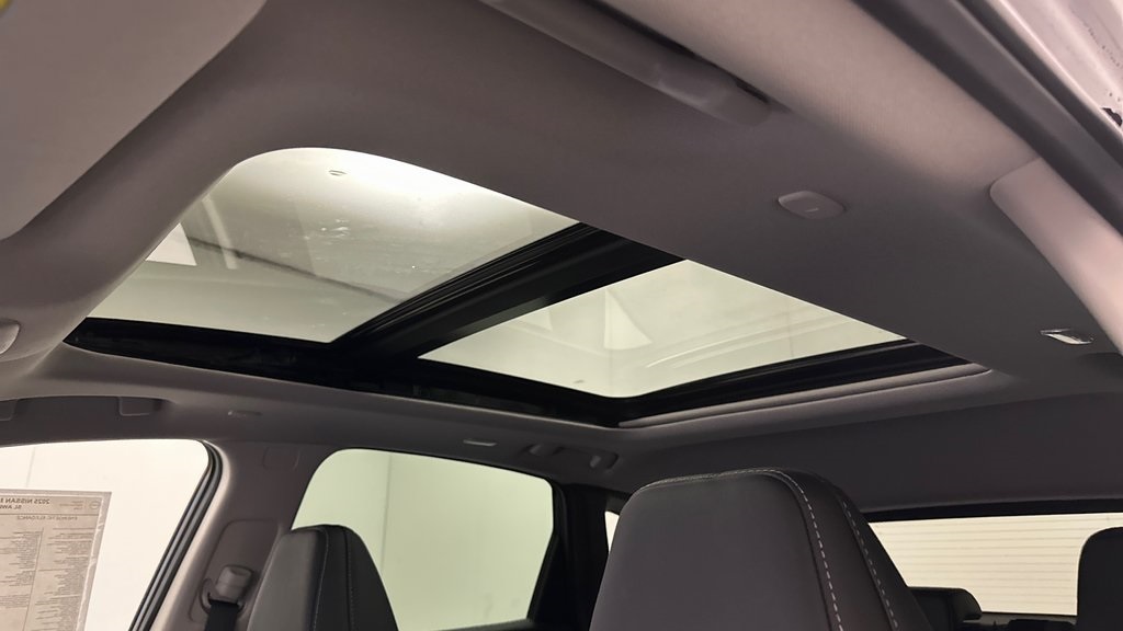 2025 Nissan Murano SL photo 16