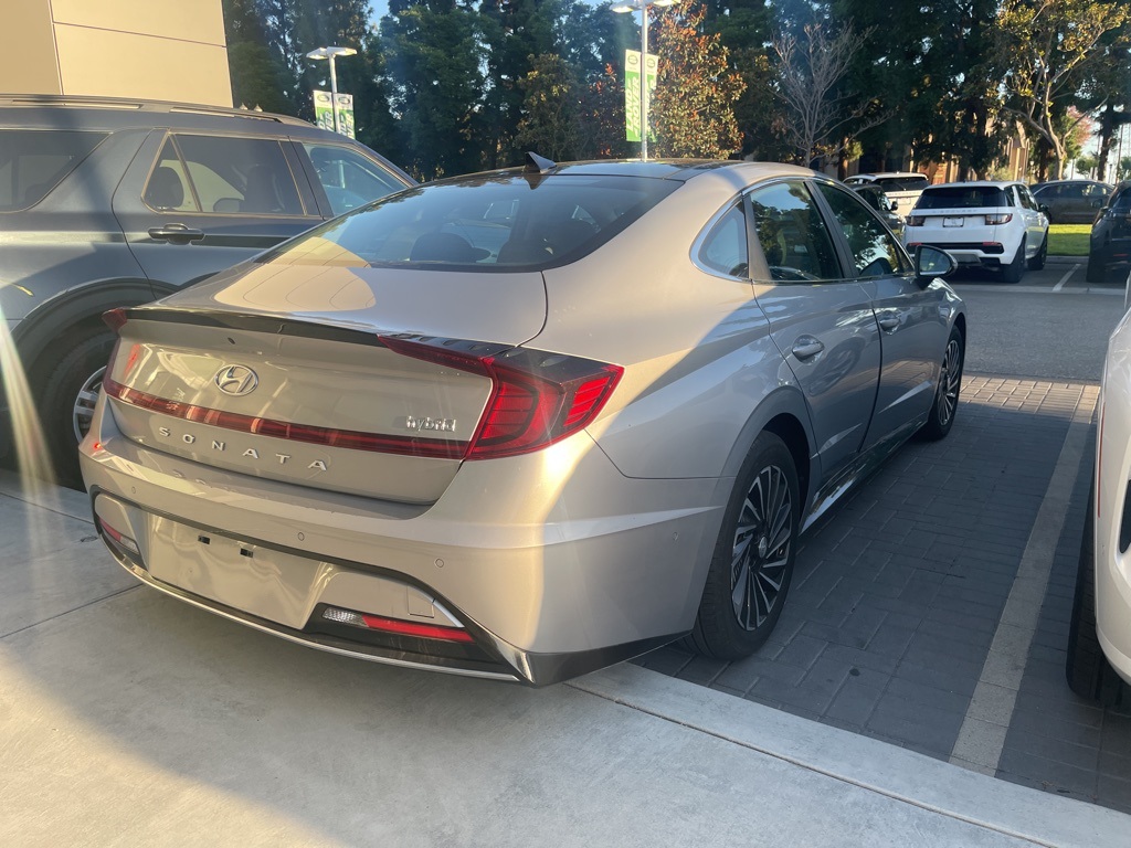 2023 Hyundai Sonata Hybrid Limited photo 2
