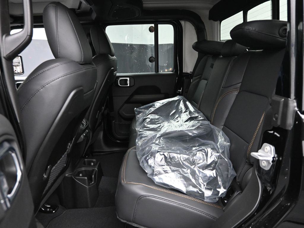 2025 Jeep Gladiator Sport photo 7