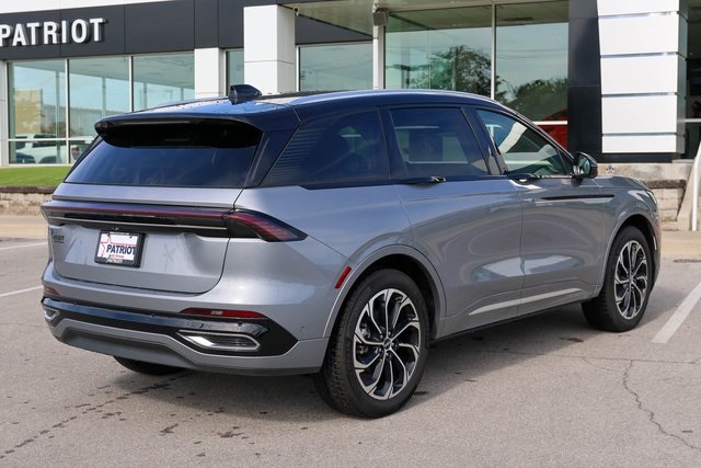 Used 2024 Gray Lincoln Reserve image 3