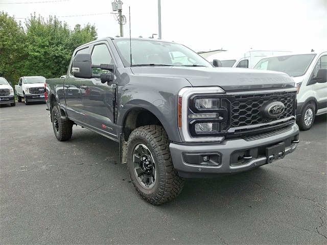 2025 Ford F-350 photo 2