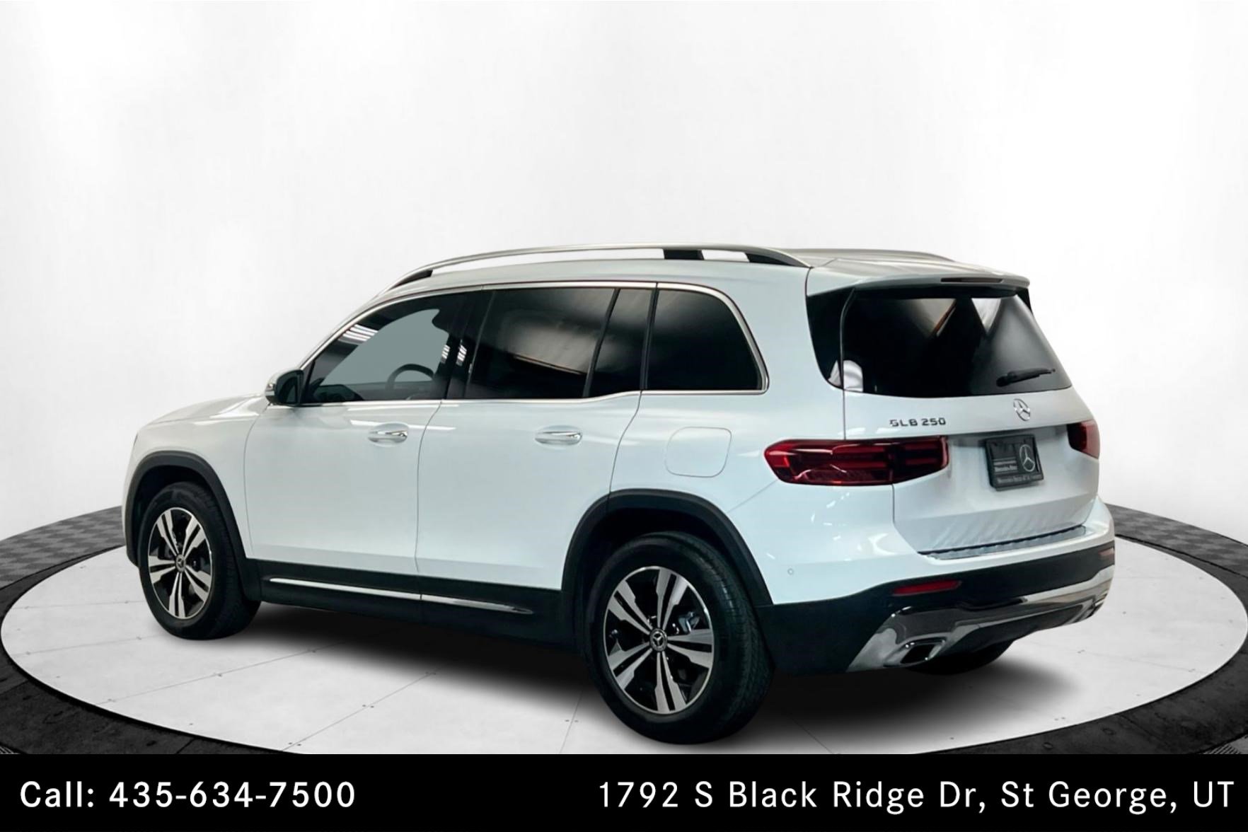 2025 Mercedes Benz GLB 250 photo 3