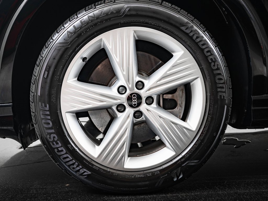 2022 Audi Q4 E-tron Premium photo 12