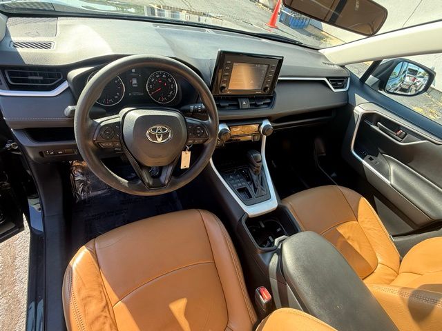 2022 Toyota RAV4 LE photo 27