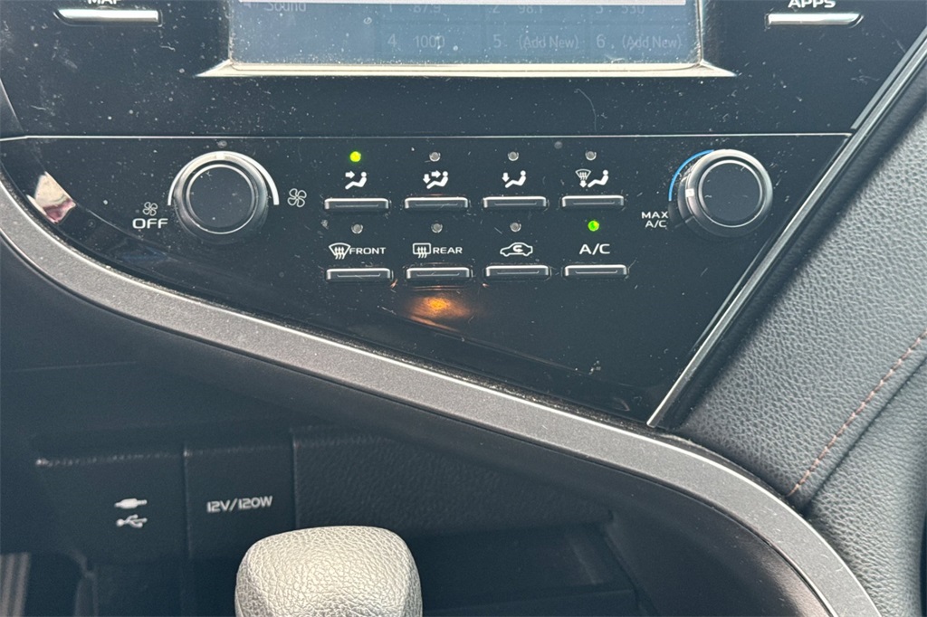2019 Toyota Camry LE photo 18