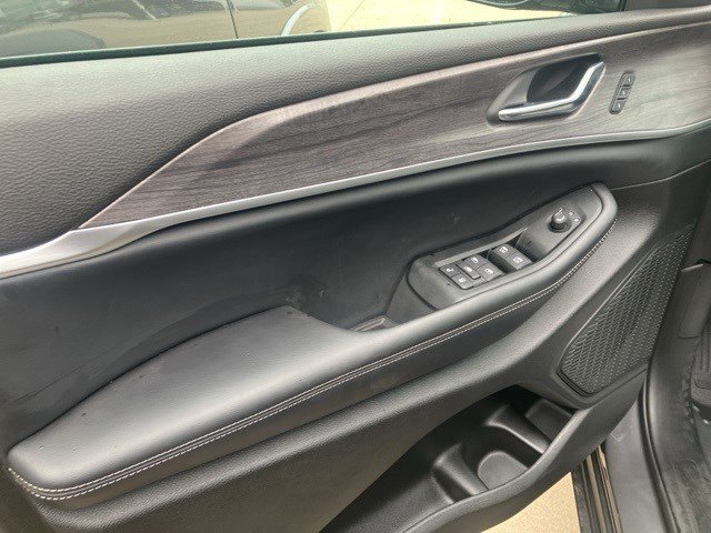 2024 Jeep Grand Cherokee Limited photo 2