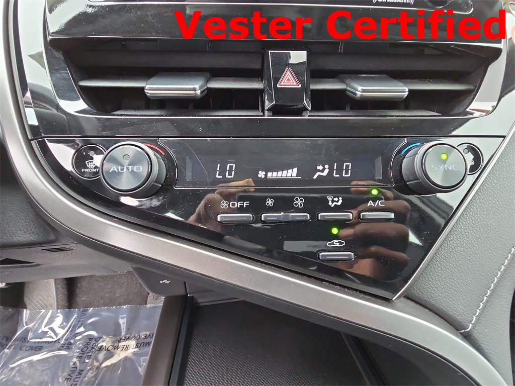 2023 Toyota Camry SE photo 19