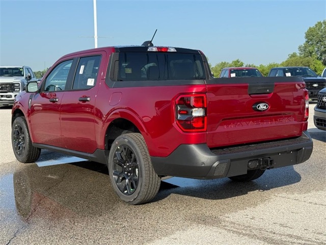 2025 Ford Maverick XLT photo 2