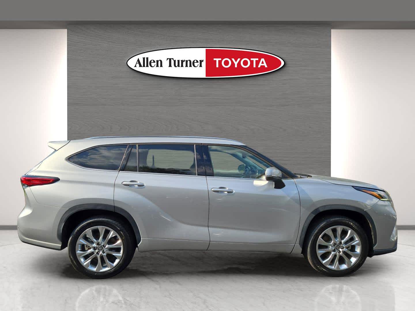 2022 Toyota Highlander Limited photo 5