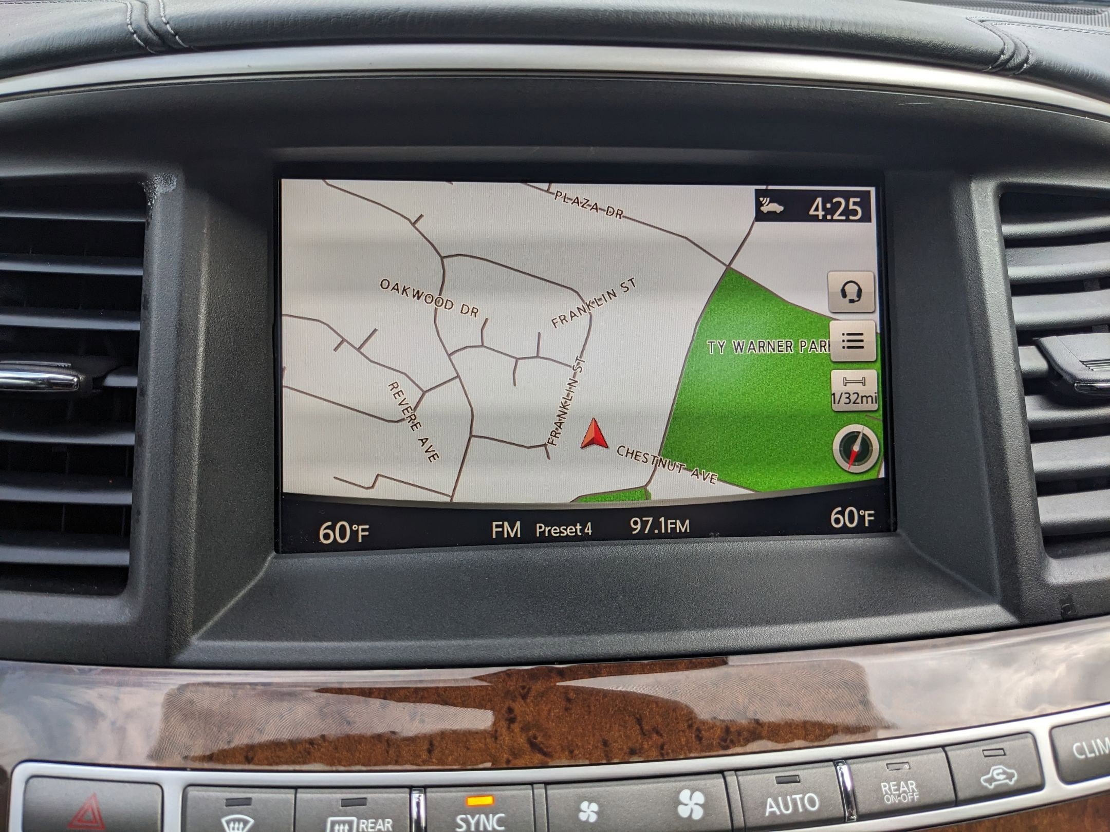 2020 Infiniti QX60 Luxe photo 14