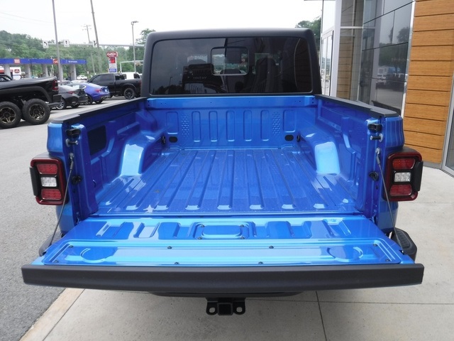 2025 Jeep Gladiator Sport photo 11