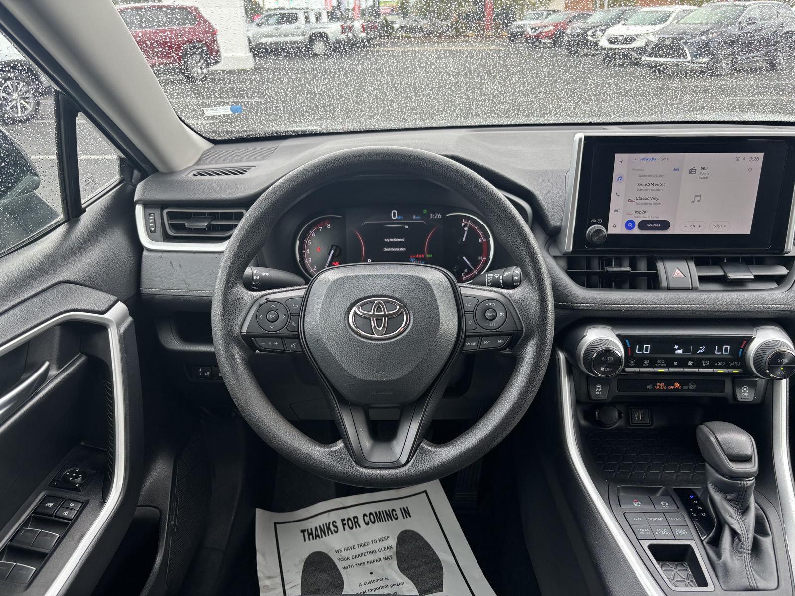 2023 Toyota RAV4 XLE photo 19