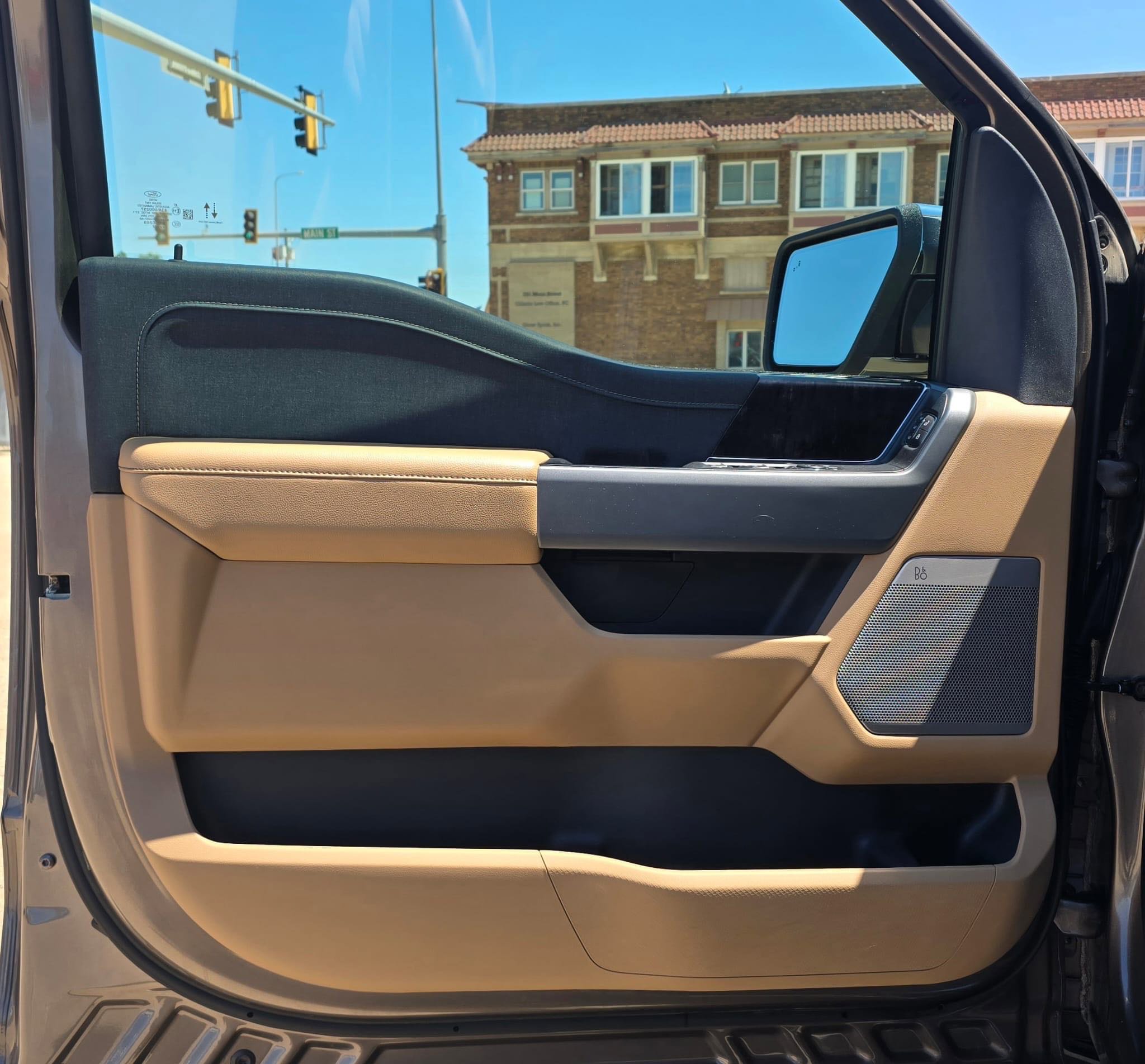 2022 Ford F-150 Lariat photo 17