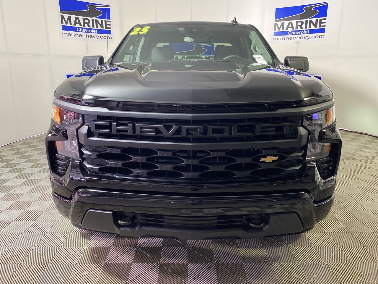 2025 Chevrolet Silverado 1500 Custom photo 4