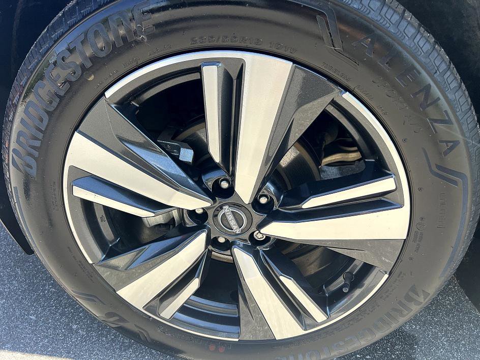 2023 Nissan Rogue Platinum photo 9
