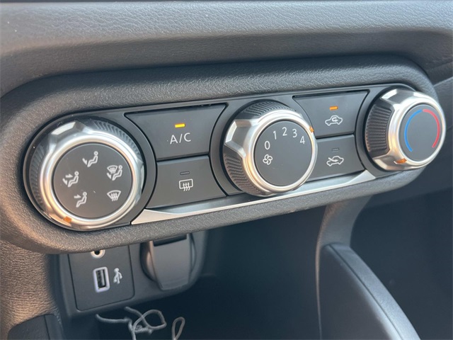 2025 Nissan Versa S photo 26