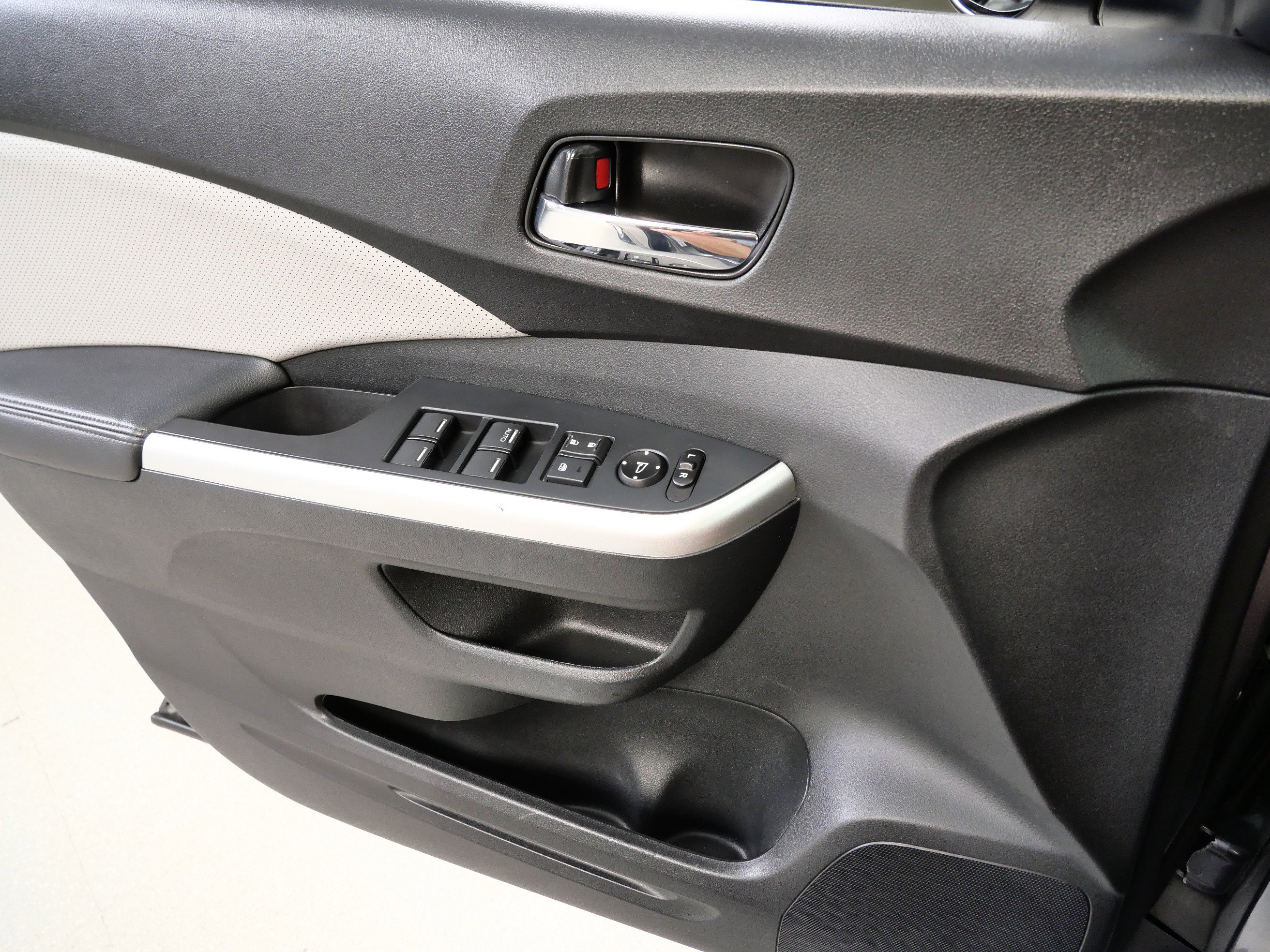 2016 Honda CR-V EX-L photo 28
