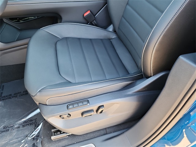 2025 Volkswagen Atlas Cross Sport SEL R-Line photo 14