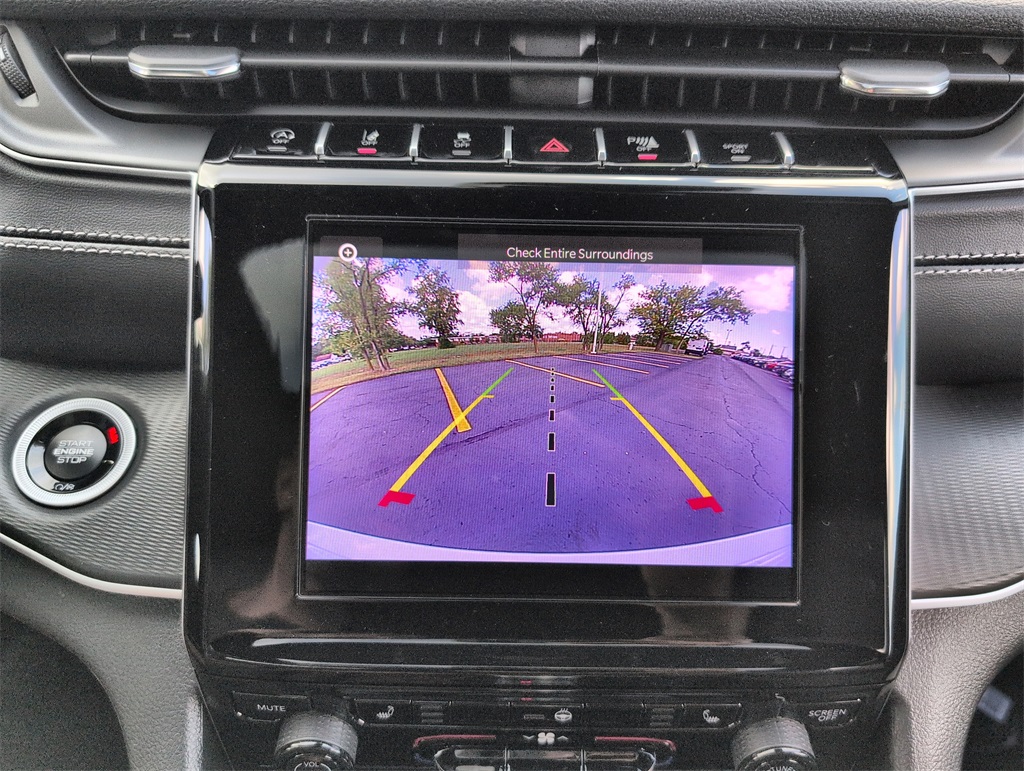 2025 Jeep Grand Cherokee Laredo Altitude photo 17