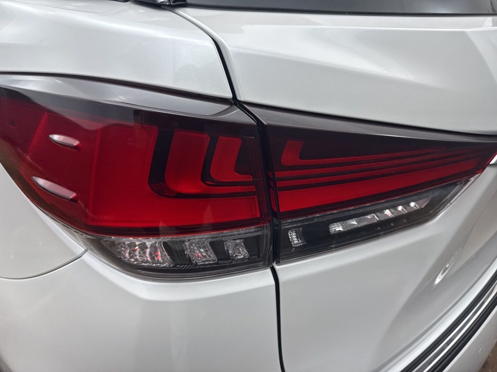2022 Lexus RX 450hL Luxury photo 23