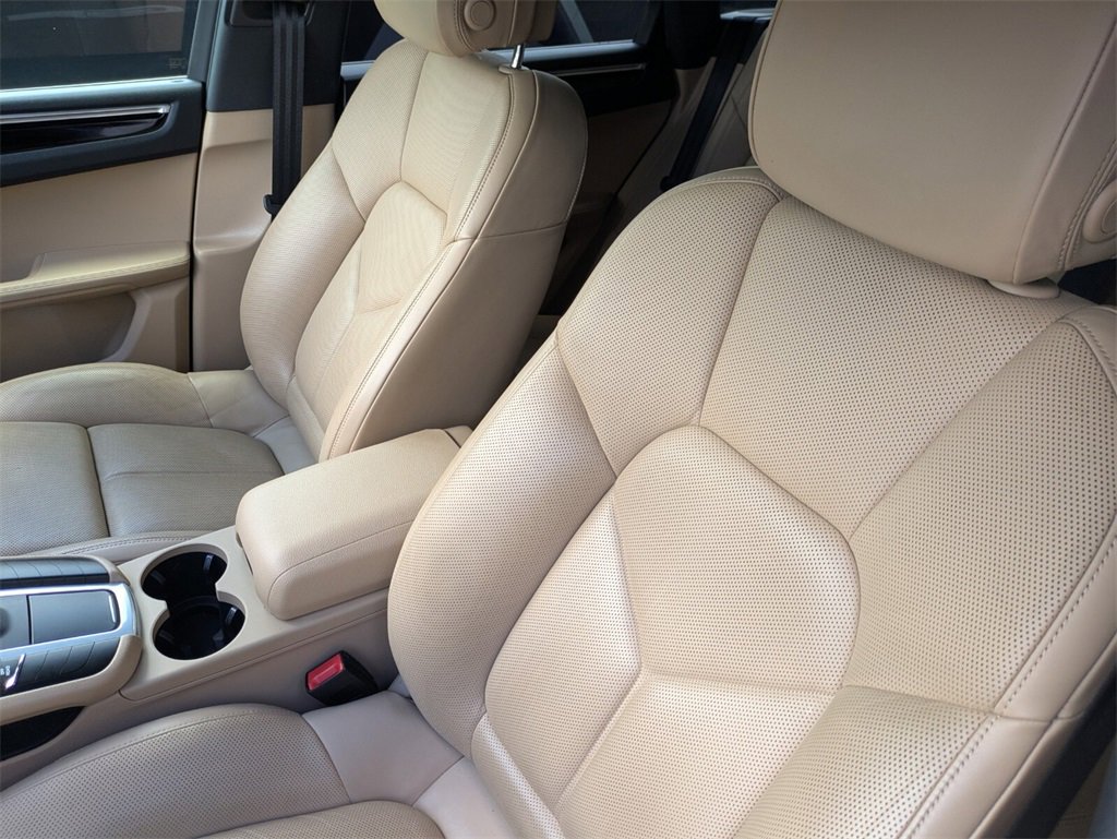 2020 Porsche Macan Base photo 10