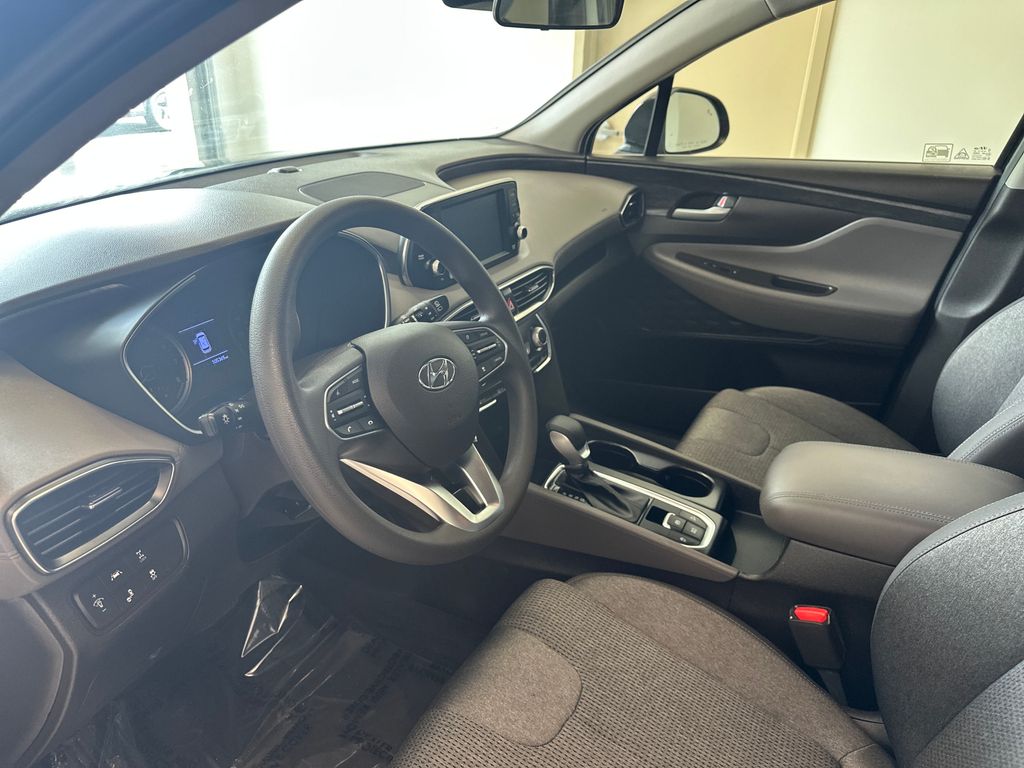2019 Hyundai Santa Fe SE photo 9