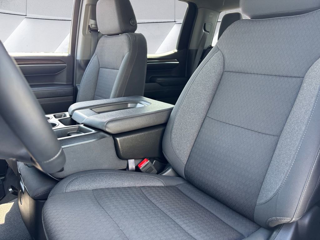 2024 Chevrolet Silverado 1500 LT photo 8