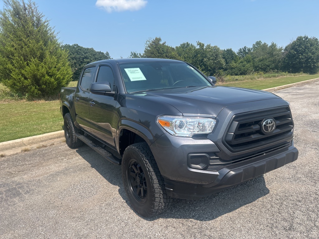 2023 Toyota Tacoma TRD Off-Road photo 2
