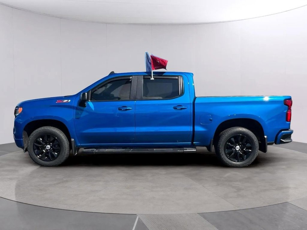 2022 Chevrolet Silverado 1500 RST photo 2