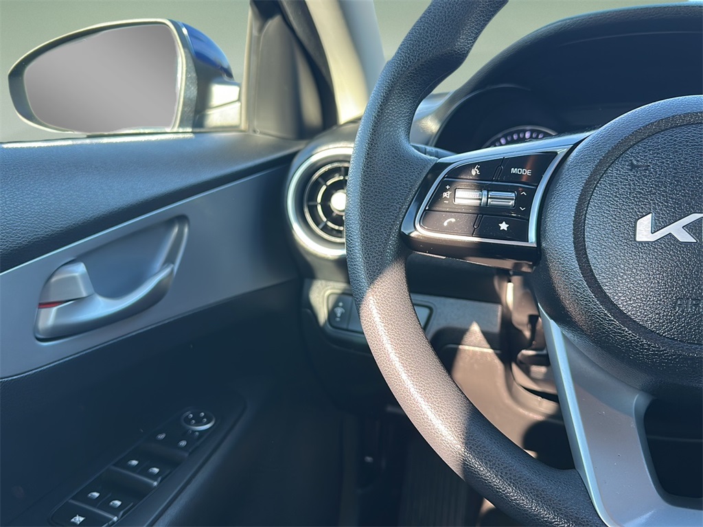 2023 Kia Forte LXS photo 12
