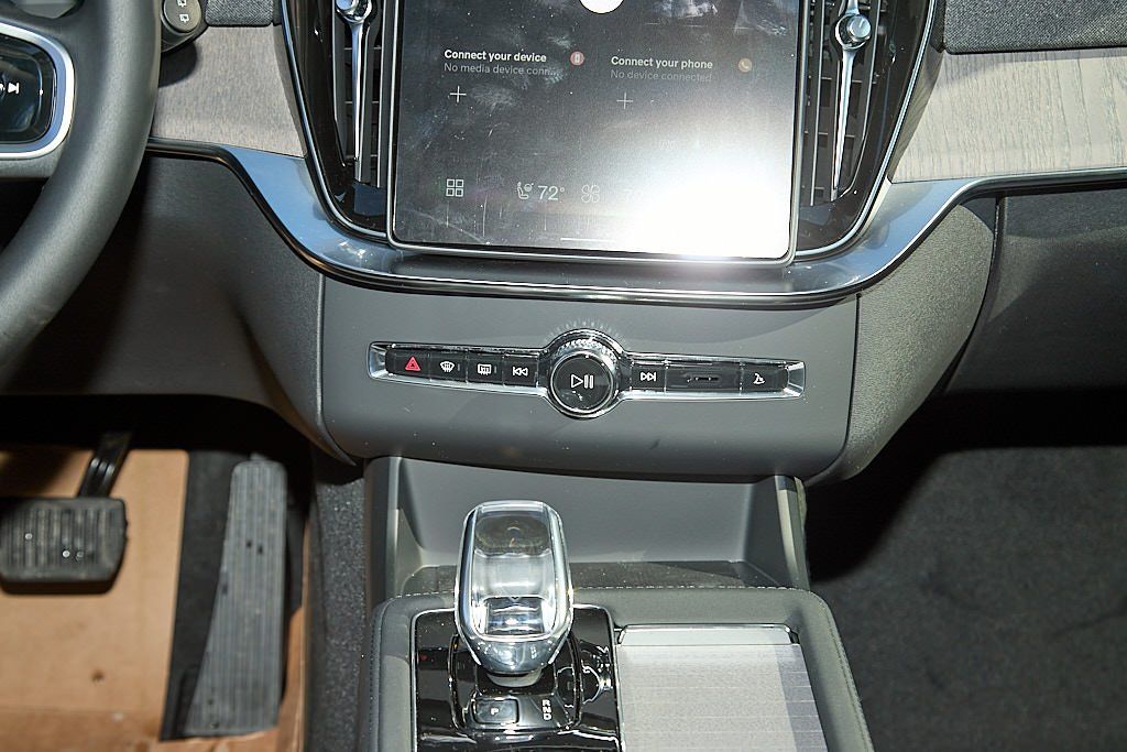 2026 VOLVO XC90 - Image 27