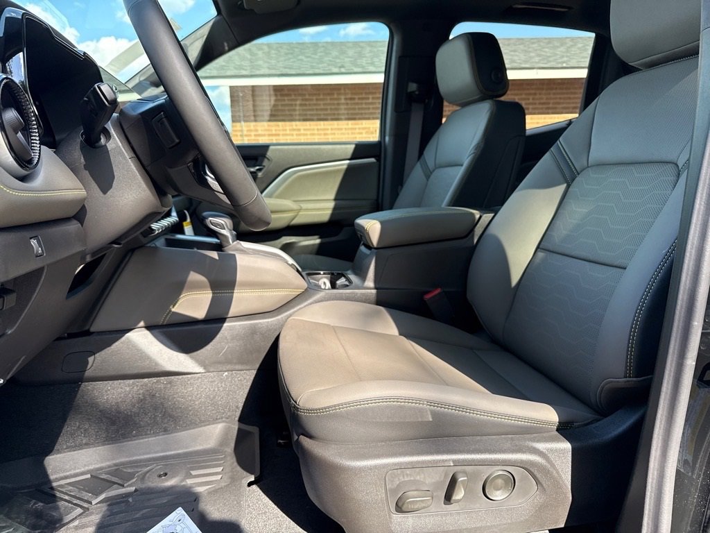 2026 Chevrolet Colorado ZR2 photo 17