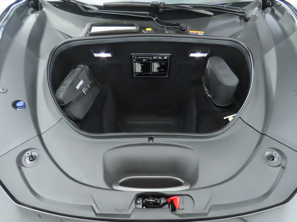 2021 Ferrari F8 Spider Base photo 33