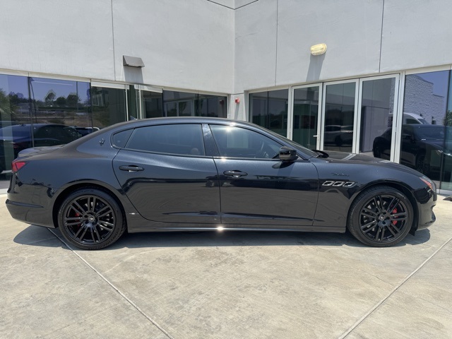 2022 Maserati Quattroporte Modena photo 2