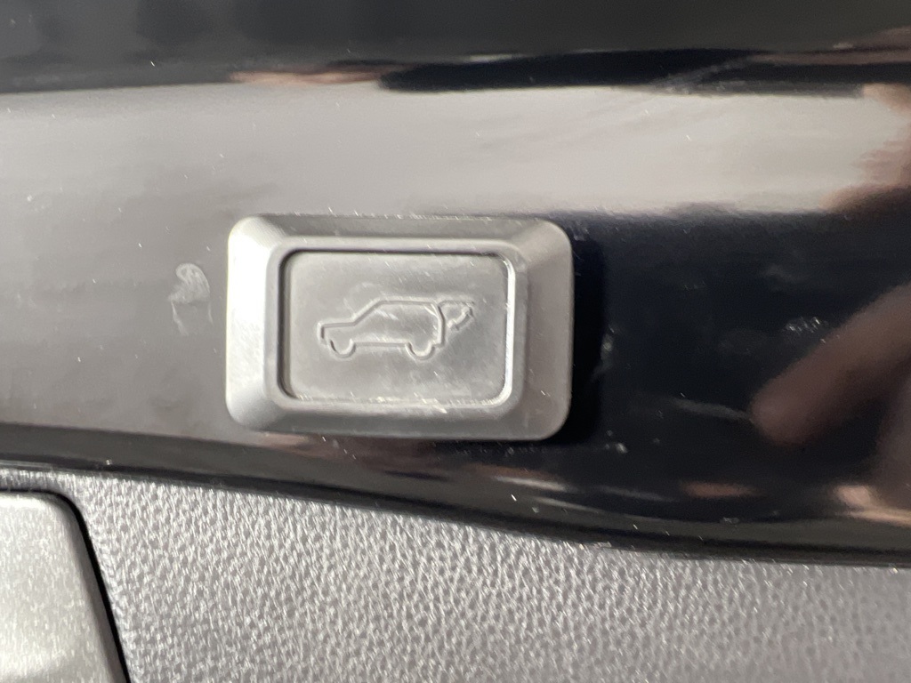 2019 Toyota RAV4 XLE photo 20