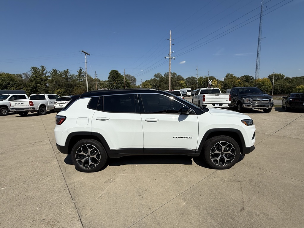 2025 Jeep Compass Limited photo 8