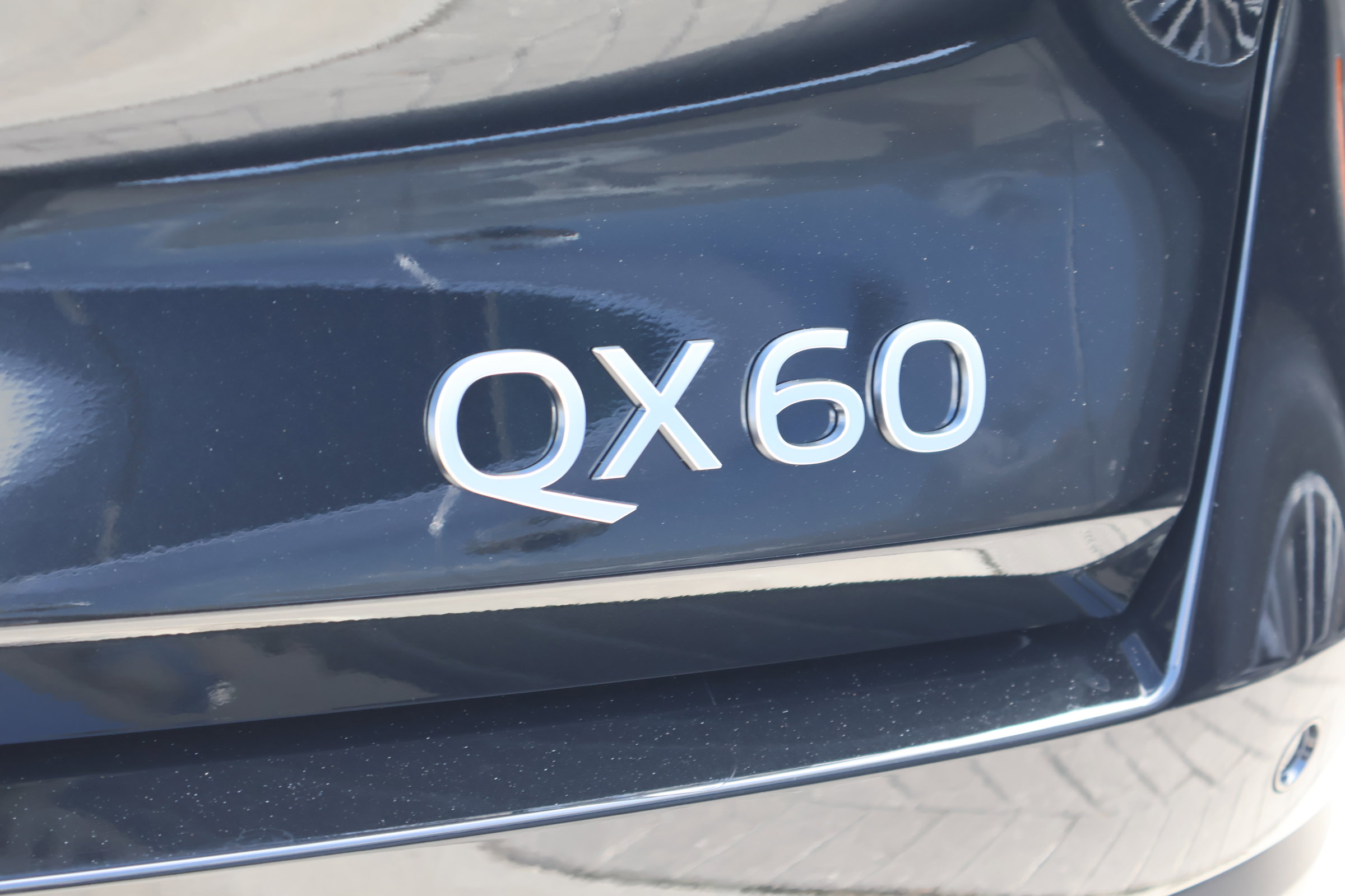 2026 Infiniti QX60 Luxe photo 4