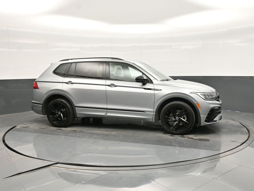 2023 Volkswagen Tiguan SE R-Line Black photo 8