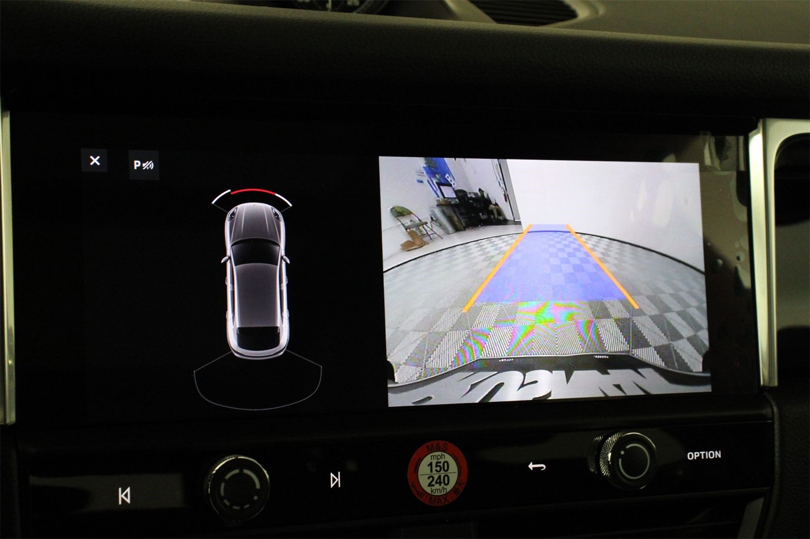 2025 Porsche Macan photo 17